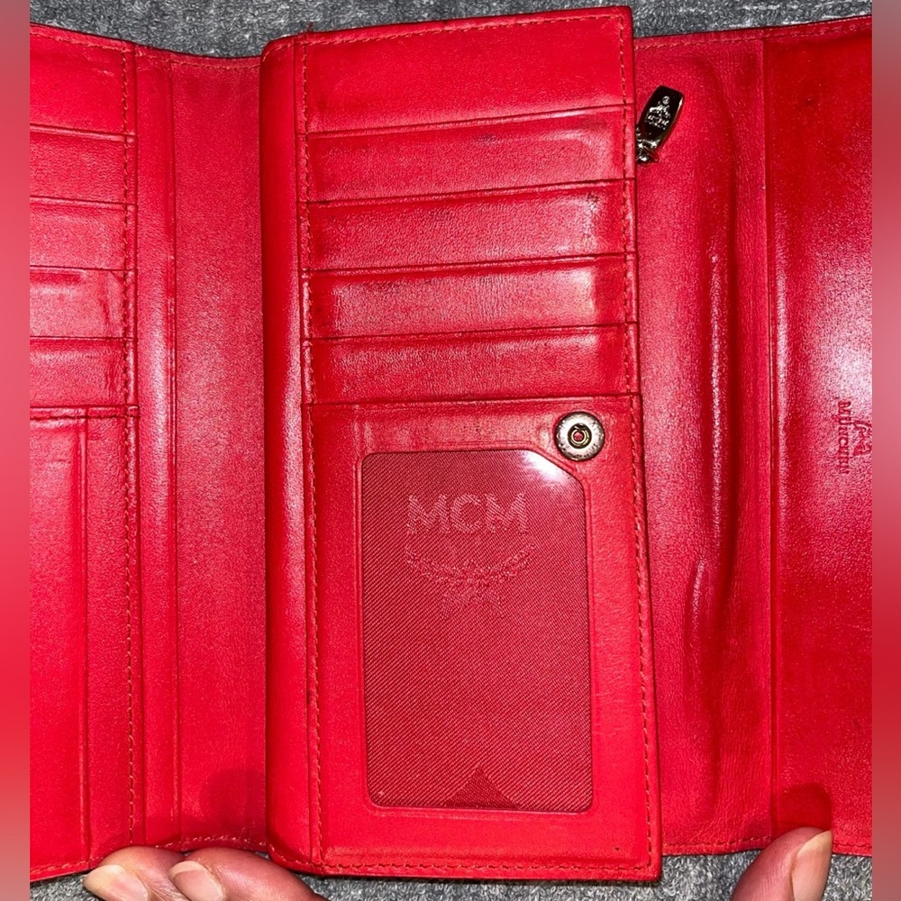 Red Long MCM Wallet - Picture 3 of 8